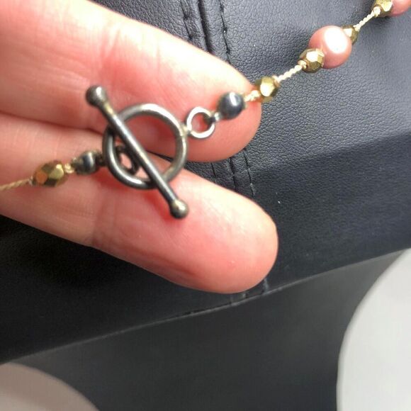 1704 Lustrous Pink pearl & Carved rose quartz pendant Toggle necklace 19" - Picture 3 of 3